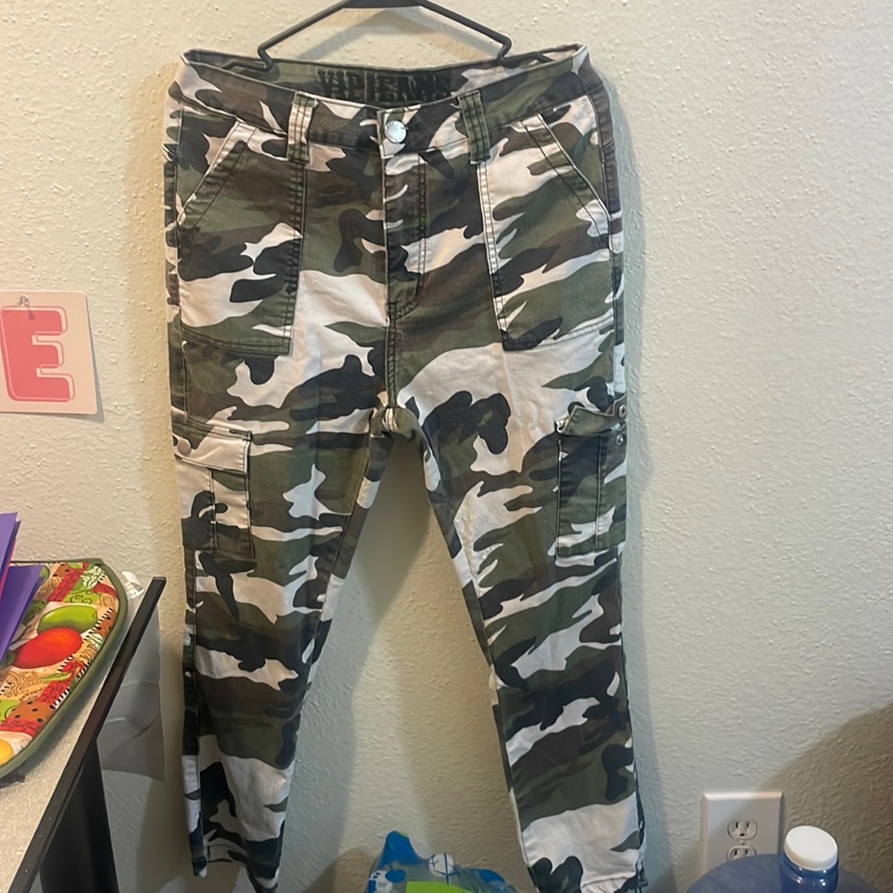 VIPJEANS